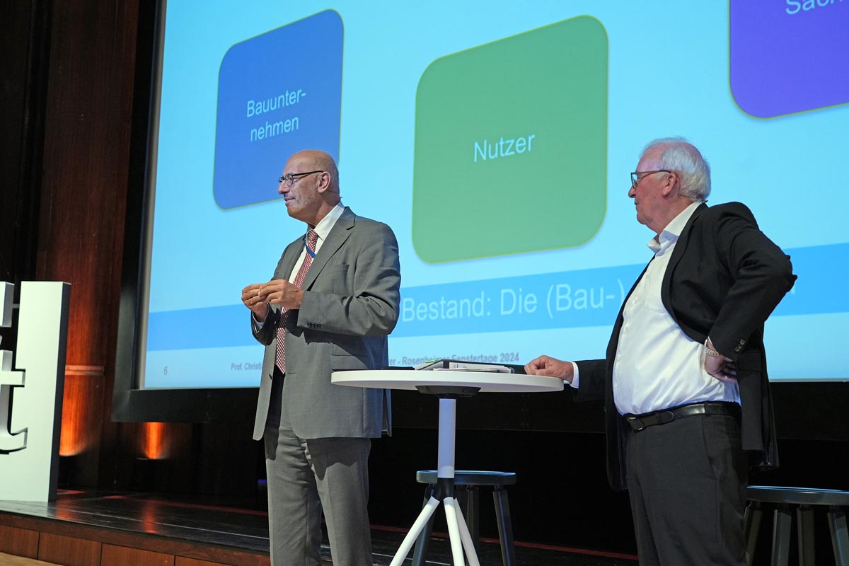 Prof. Christian Niemöller (SMNG pravni savetnik) i Prof. dr Winfried Heusler daju važne savete i preporuke za gradnju u postojećim objektima / foto: ift Rosenheim