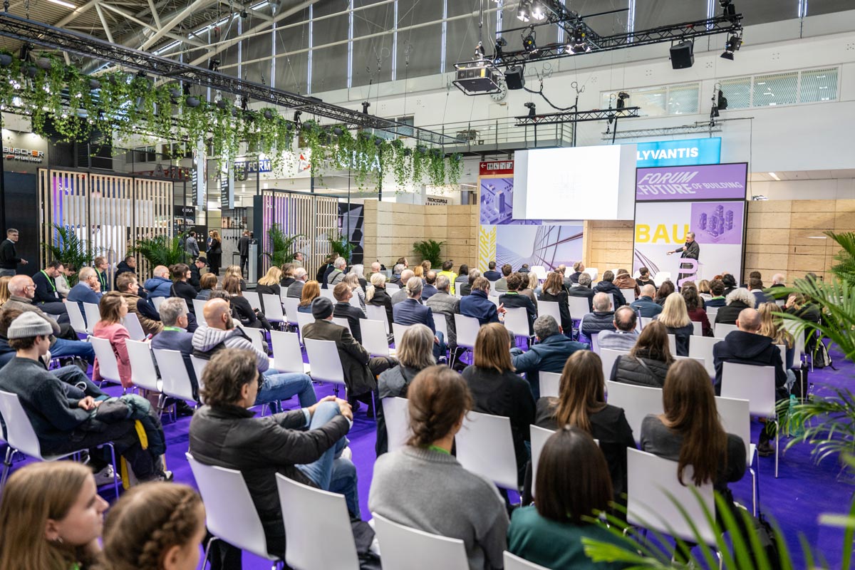 Posetioci na svetskom sajmu za arhitekturu, materijale i sisteme BAU 2025 / foto: Messe Munchen GmbH